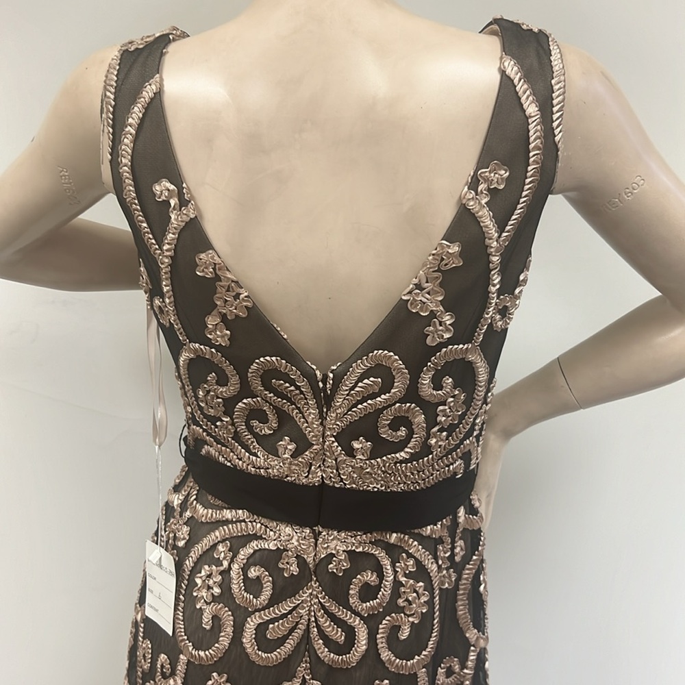 Mom Cheri NAVY/BLACK embroidered sleeveless V-back long gown - Picture 7 of 14